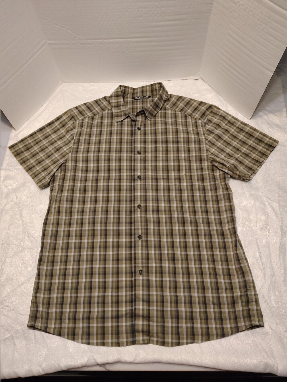 Arc'teryx Short-sleeve Button Down Men LARGE